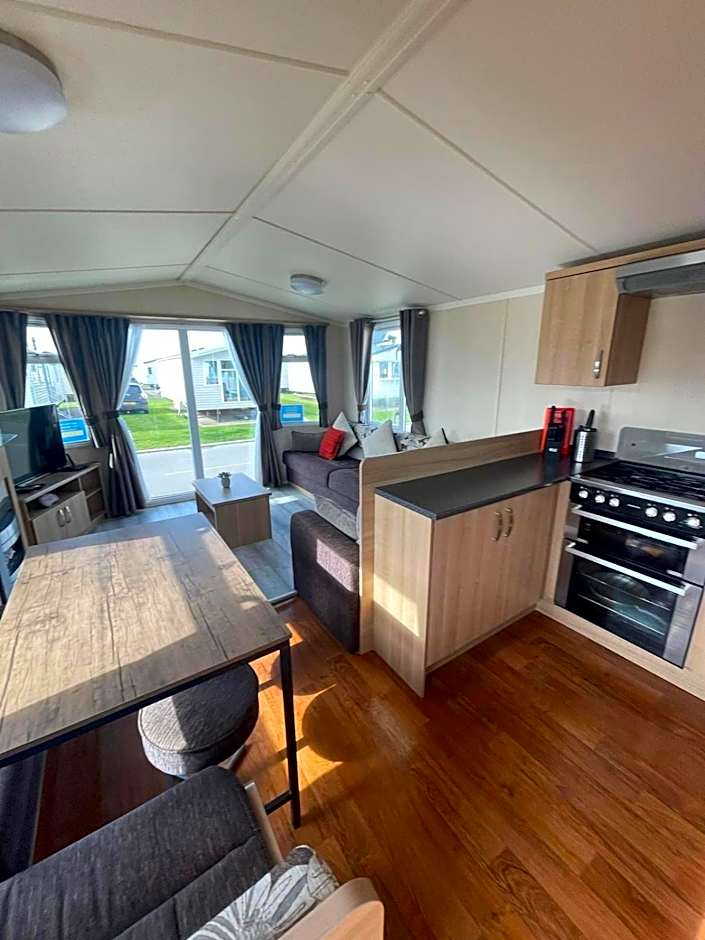 Lyons robin hood caravan 43SW