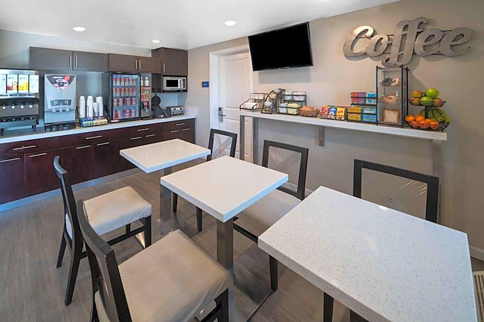 Days Inn by Wyndham Galt