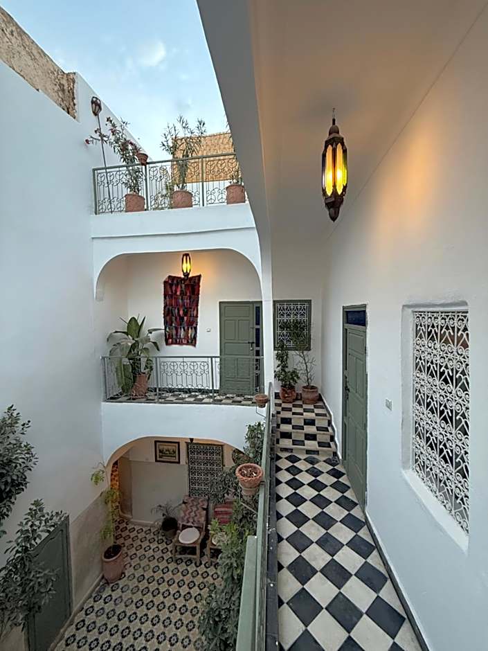 Riad Yu Yu