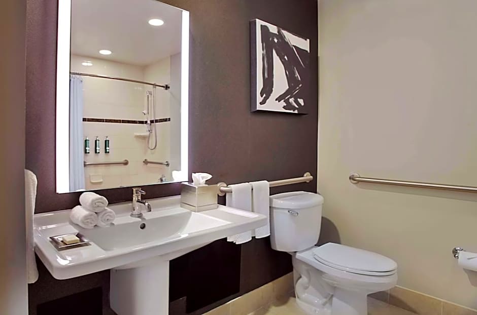 Photo 1 of 5 of Deluxe 2 Double Beds, Hearing/Mobility Accessible, Bathtub