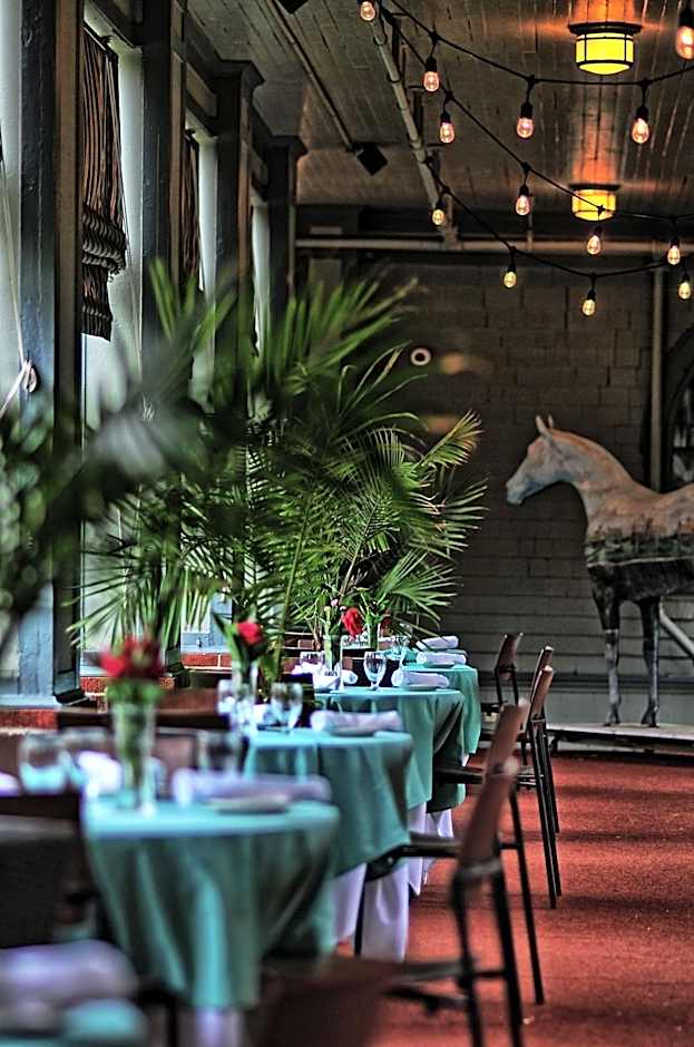 Roycroft Inn