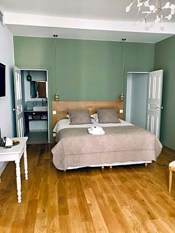Deluxe Double Room with Bath