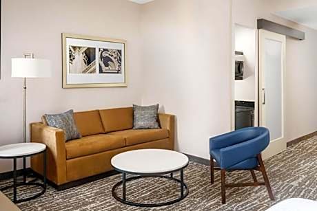 Queen Suite with Two Queen Beds, Sofa Bed