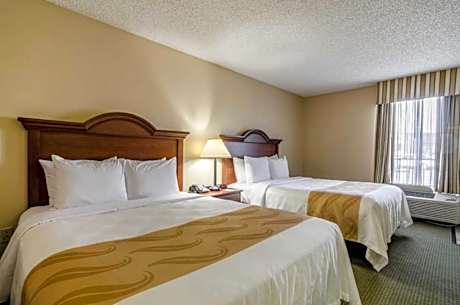 Queen Room with 2 Queen Beds - Non-Smoking