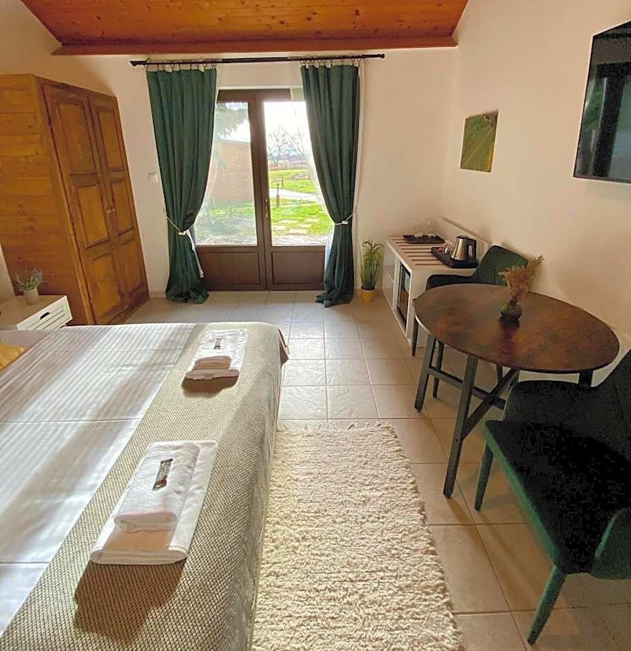 Tenger-szem Panzió és Lovasudvar