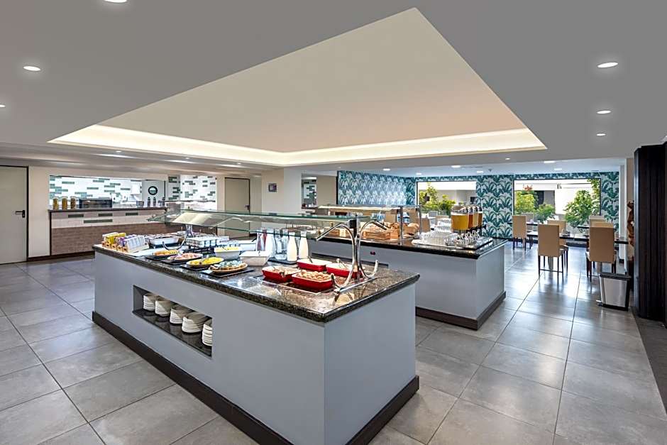 Occidental Roca Negra - Adults Only