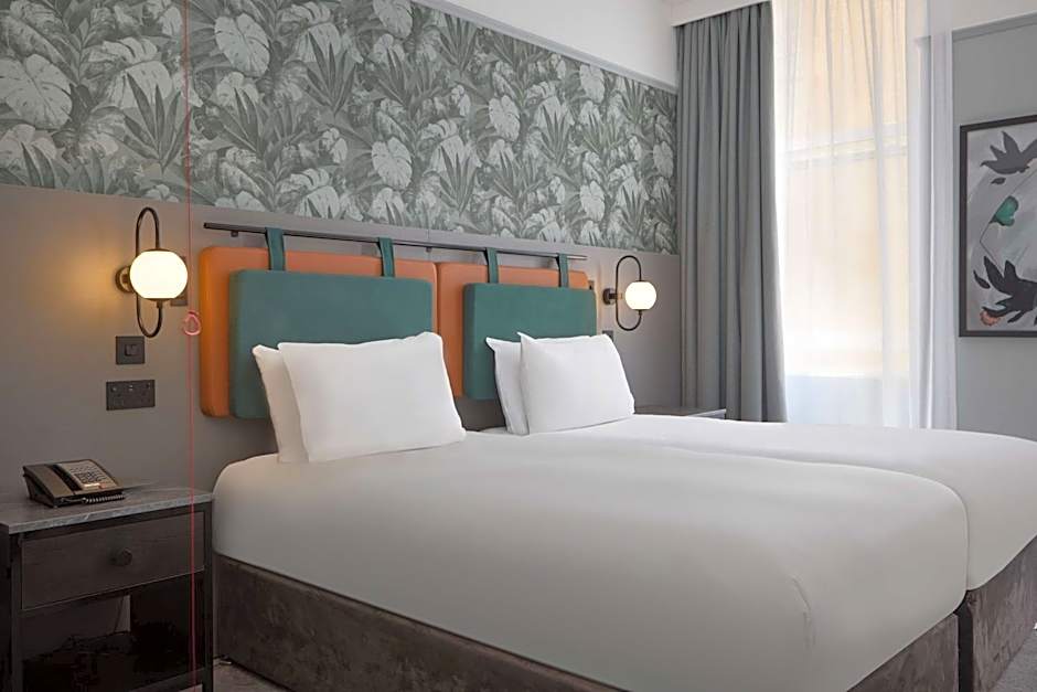 DoubleTree by Hilton Brighton Metropole