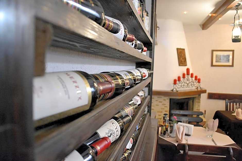 Family Hotel Varosha 2003