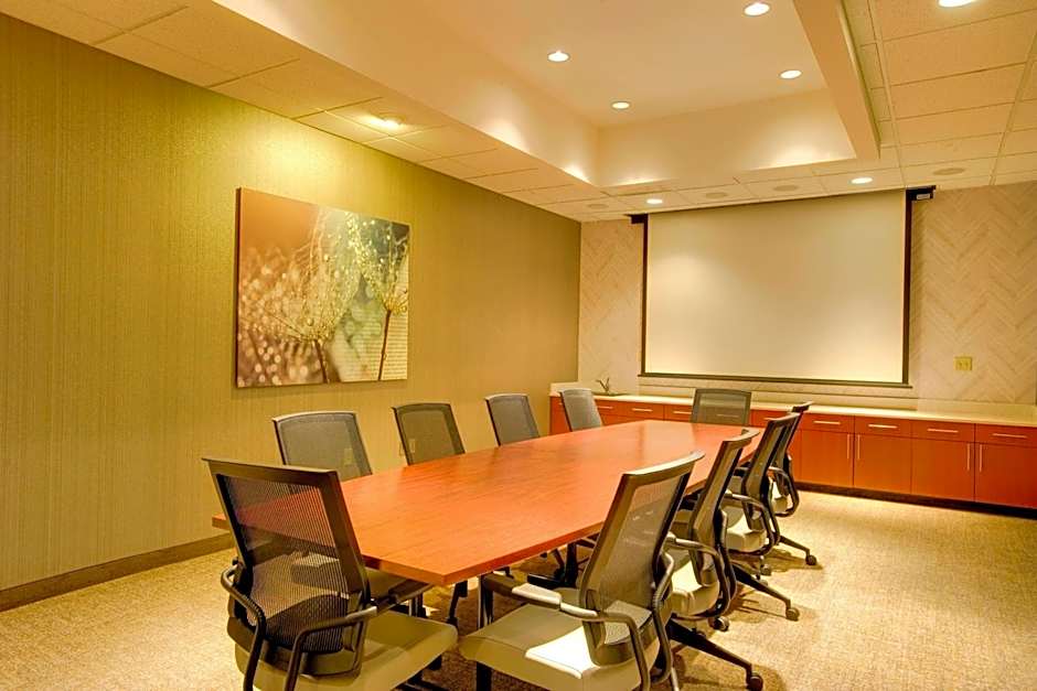 SpringHill Suites by Marriott Lawrence Downtown