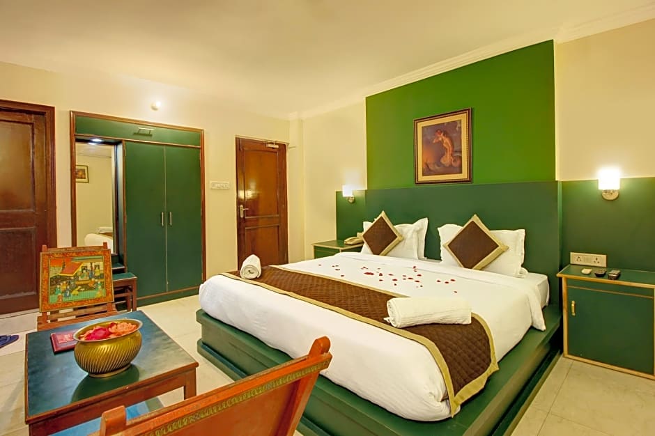 Hotel Jaisingh Palace