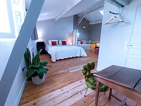 Triple Room with Private Bathroom