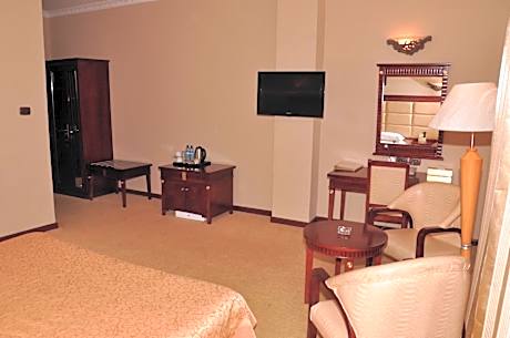 Queen Room