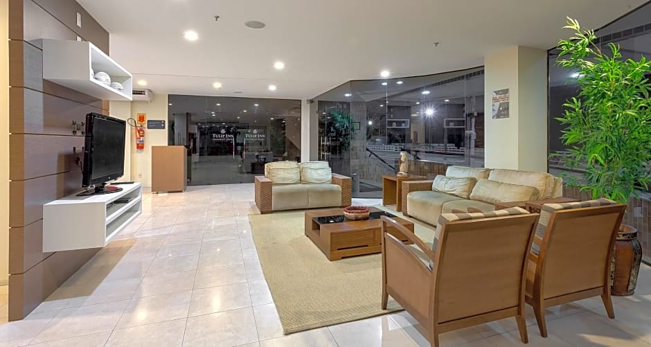 Tulip Inn Sao Luis Praiabella