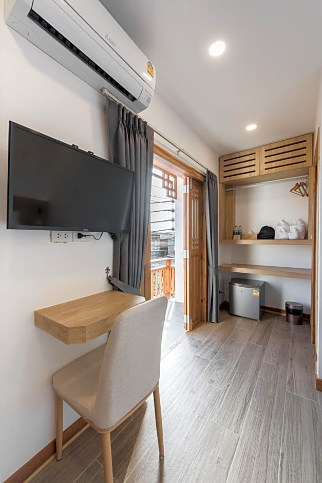 Chiangkhan River Walk Hotel