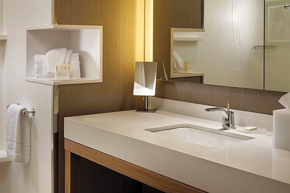 Courtyard by Marriott Erie Bayfront