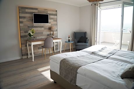 Deluxe 1 Double Bed or 2 Beds, Balcony