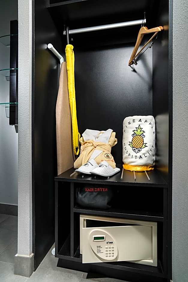 Staypineapple At Hotel Five