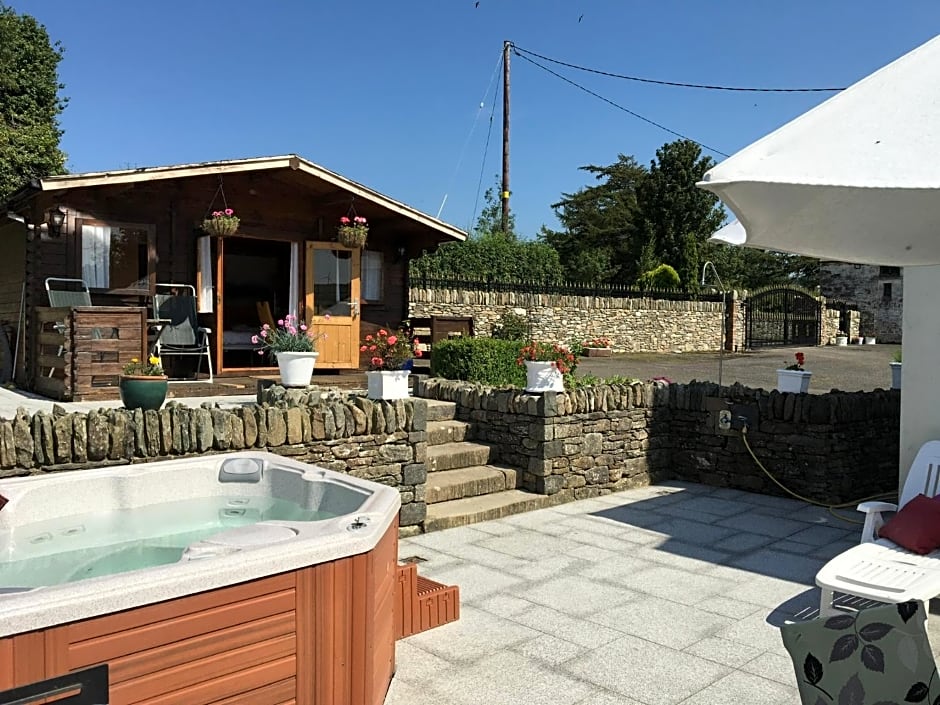 Chalet Superking bed Free Sauna jacuzzi