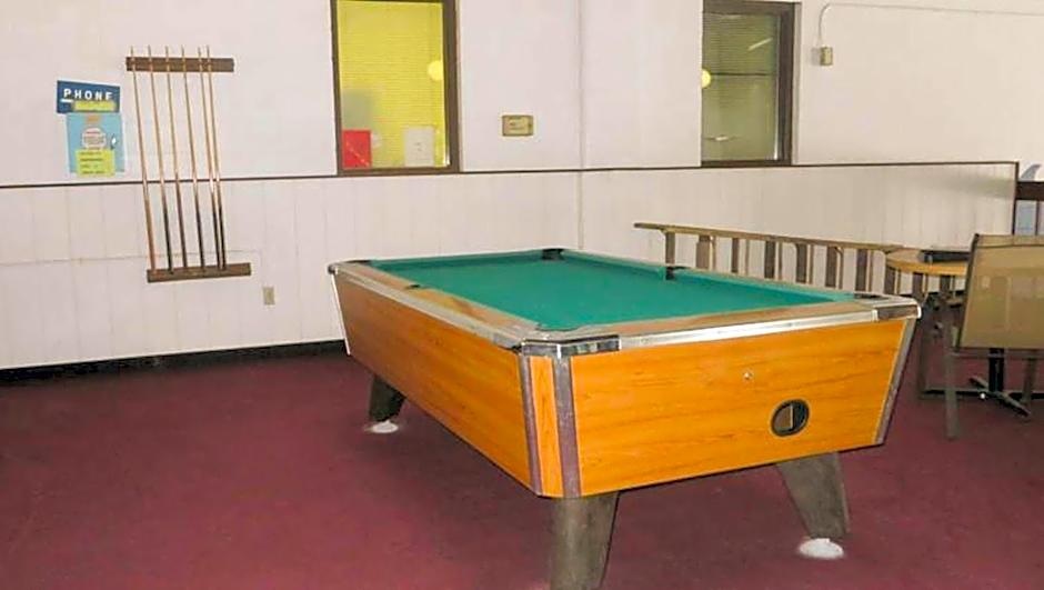 Voyageur Inn And Conference Center