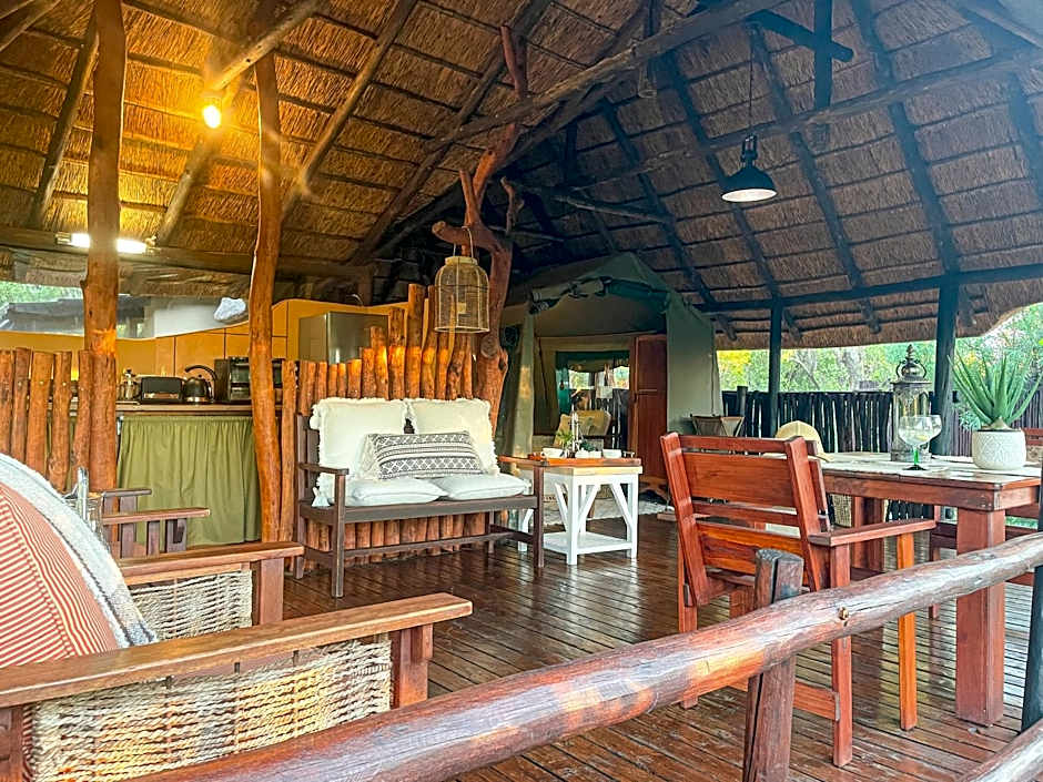 iKhaya LamaDube Game Lodge