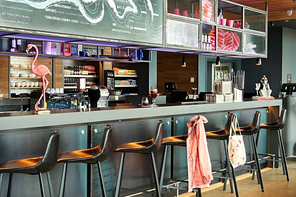 Moxy by Marriott Edinburgh Airport