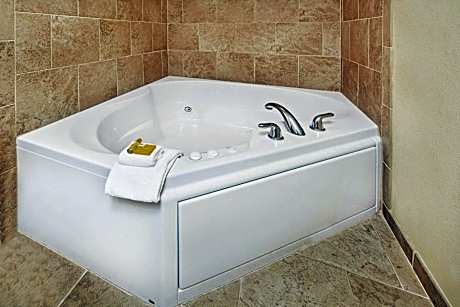 Deluxe King Room - Non-Smoking