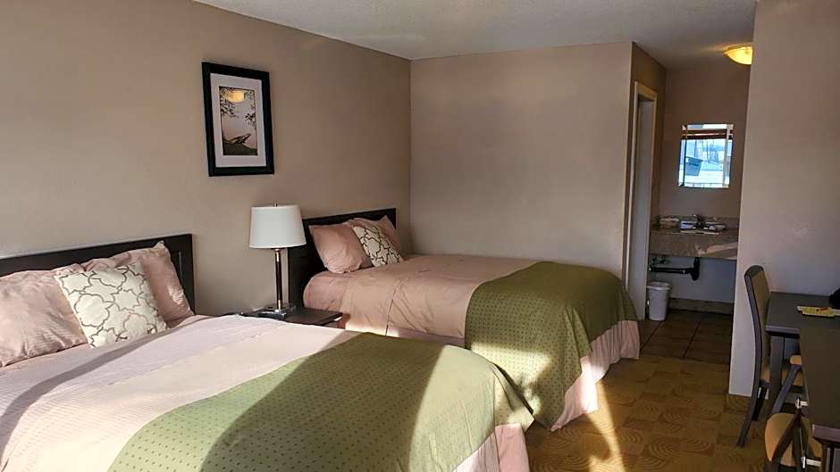 Shoreside Inn & Suites