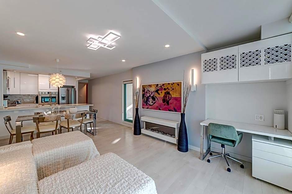 Art Deco Broadway Queen Room