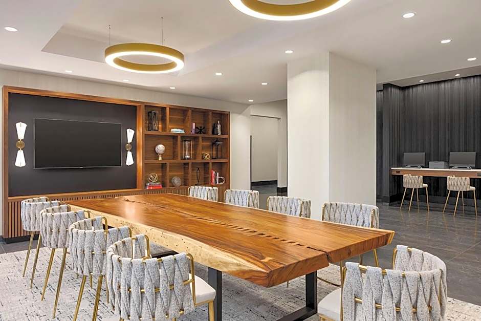 Radisson Blu Vancouver Airport Hotel & Marina