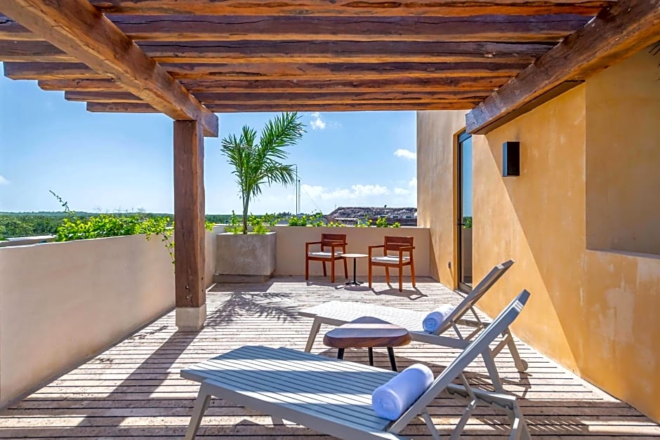 Aloft Tulum