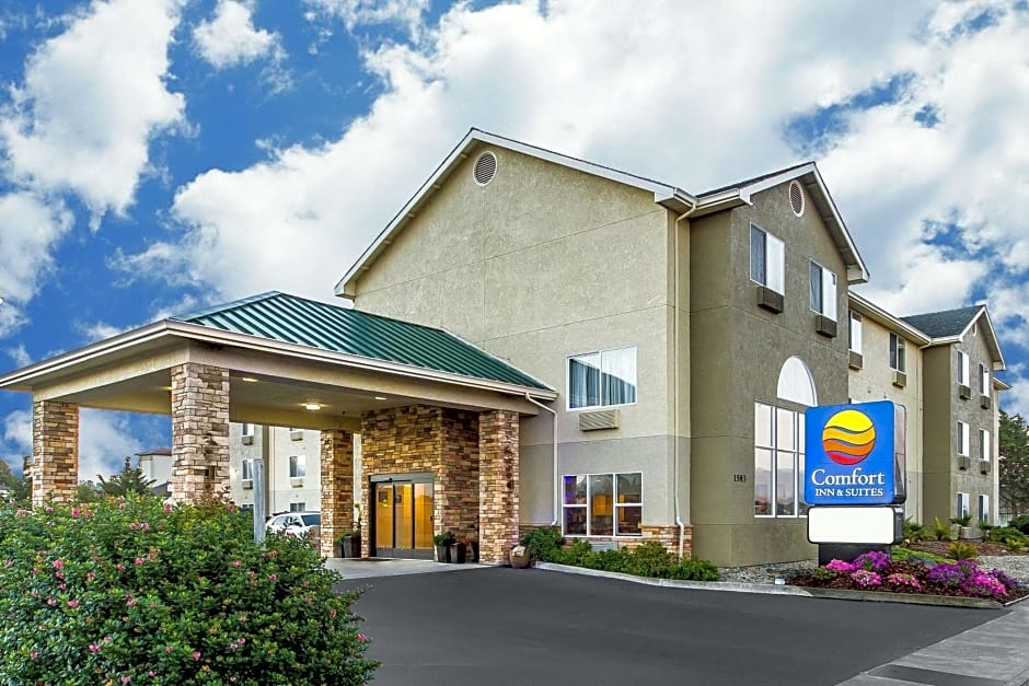 Comfort Inn & Suites Redwood Country