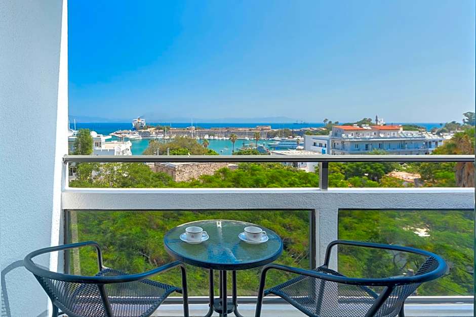 Alexandra Hotel&Apartments