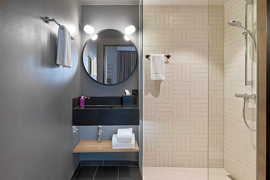 Moxy by Marriott Cologne Bonn Airport