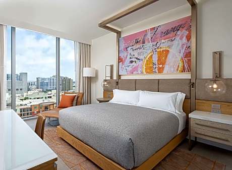 1 King Bed