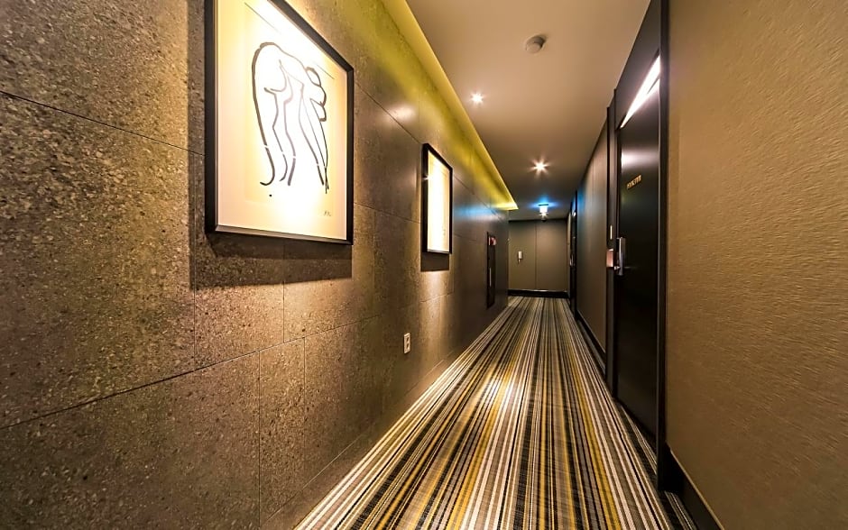 Gupo Brown-Dot Hotel