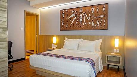 Deluxe Double Room with Shower Only - Smoking