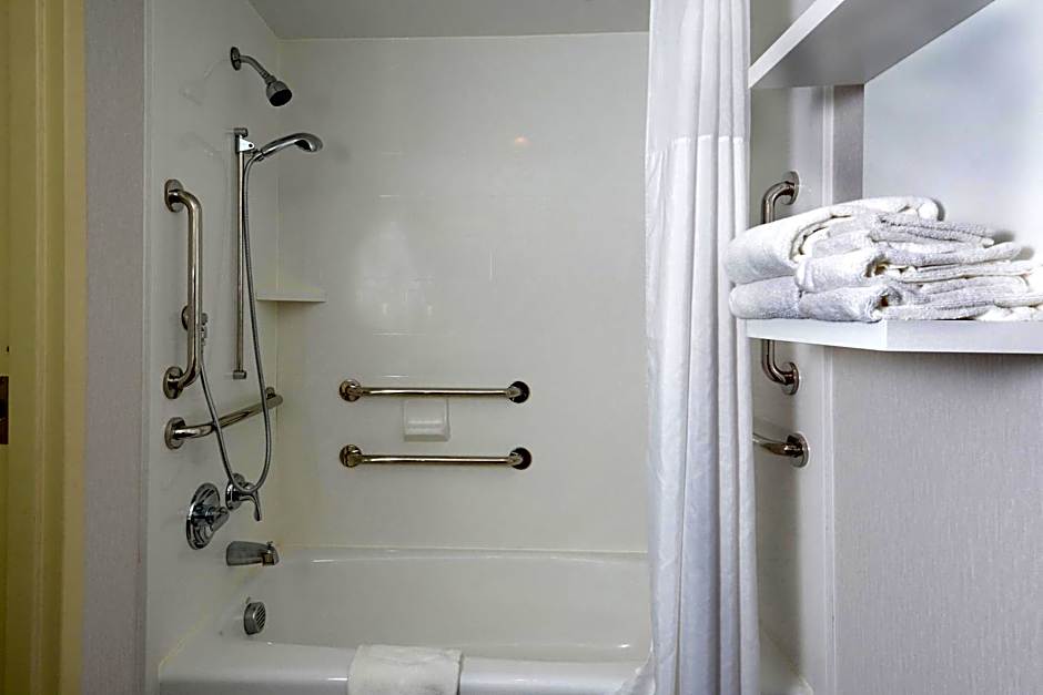 Hampton Inn By Hilton Roxboro