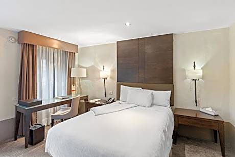 Novicias Double Bed