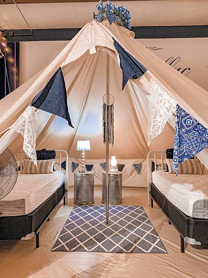 Lone Star Glamp Inn
