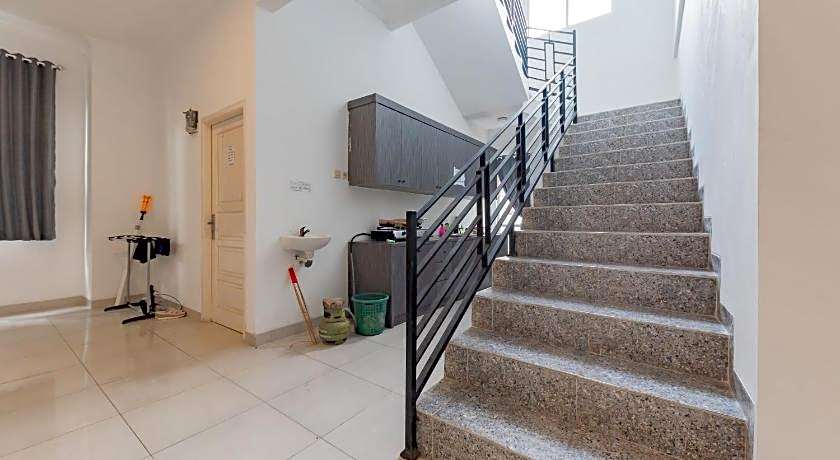 Urbanview Hotel Sabar Residence CSB Mall