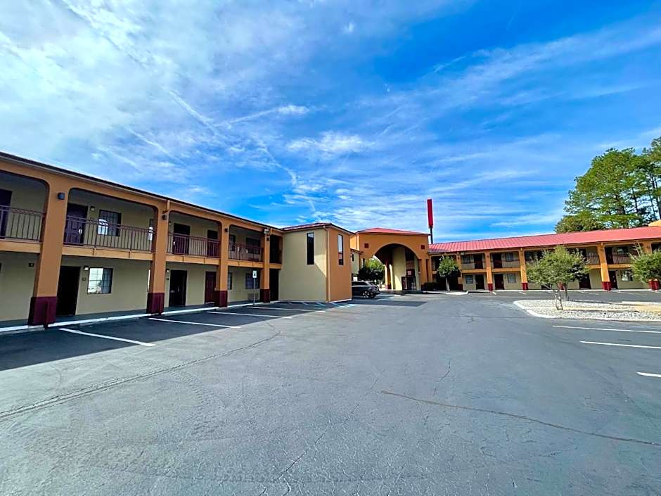 Red Roof Inn & Suites Jackson - Richland