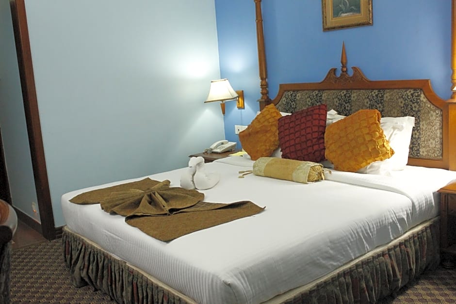 Regant Lake Palace Hotel