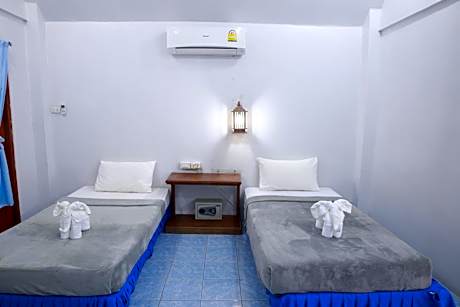 Standard Twin Room with Garden View