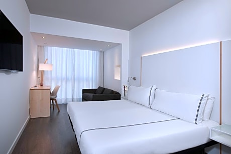 Deluxe Room (2 adults + 2 children)