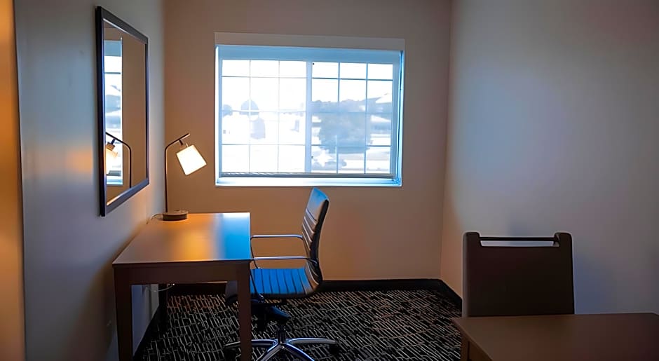 Clarion Pointe Indianapolis Airport