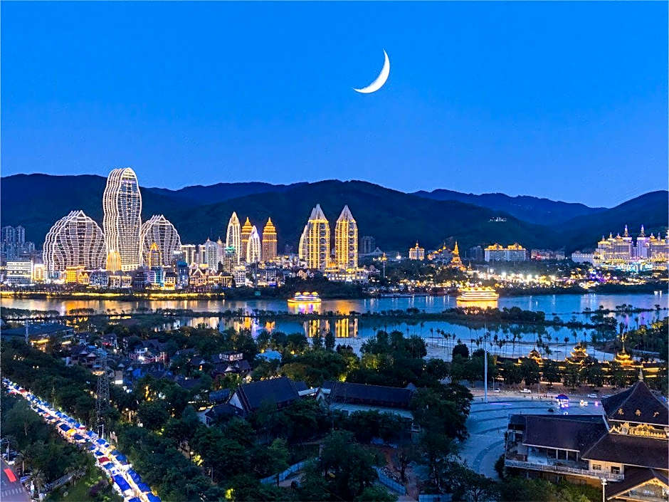 James Joyce Coffetel Xishuangbanna Poshui Square Manjinglan Ancient City