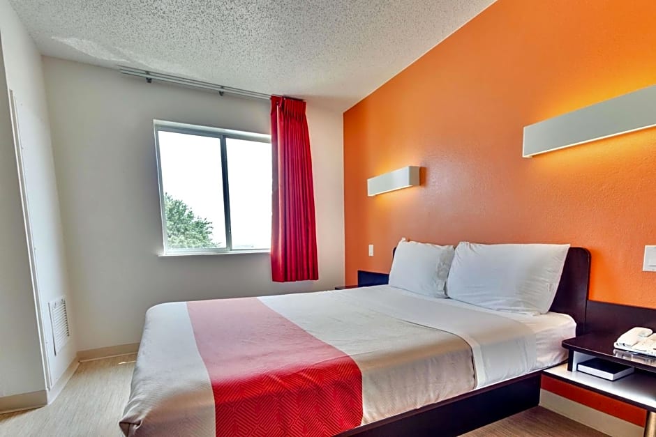 Motel 6 Dallas - Lewisville