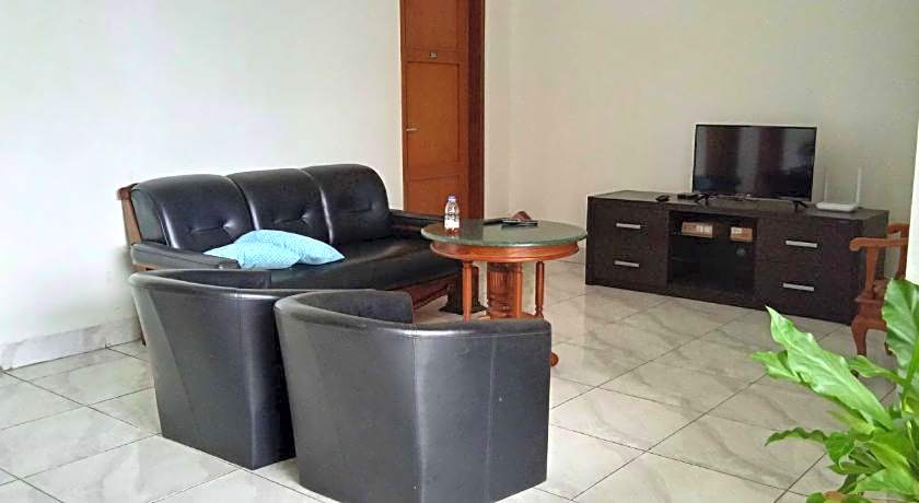 Guest House Pinarak 2 Syariah near GOR Satria Purwokerto Mitra RedDoorz