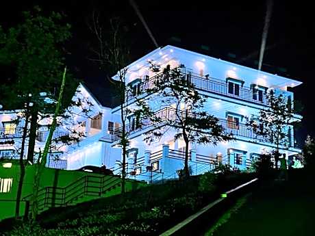 Pine Clough Holidays