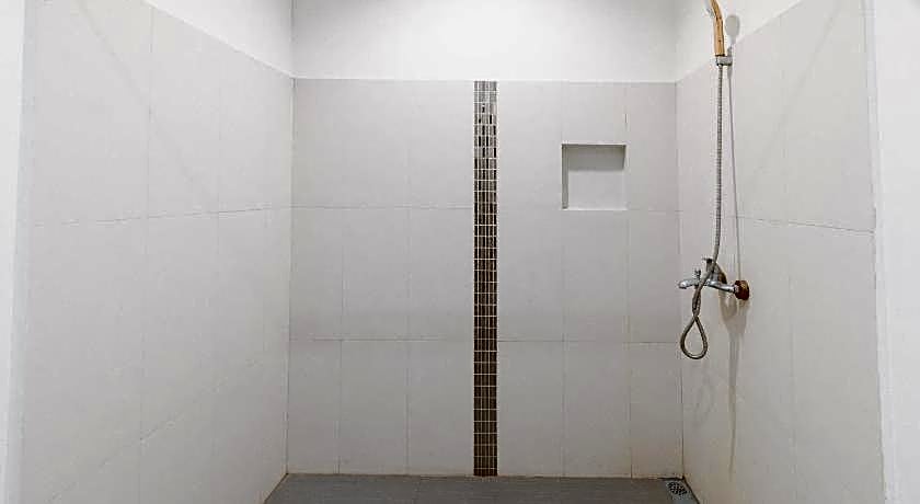 RedDoorz @ EL Highway Hotel Bulacan 